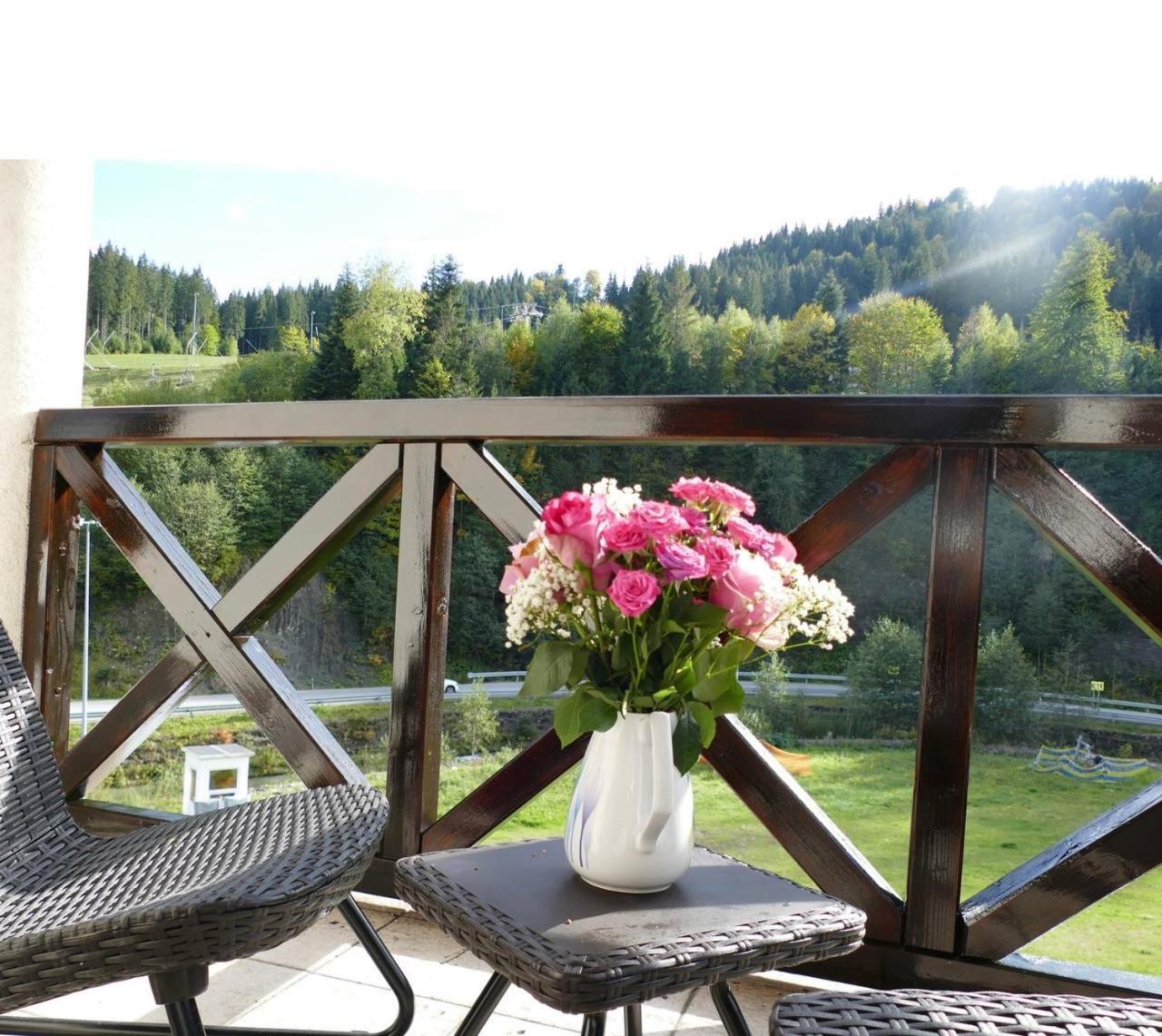 Hotel Skilandhouse Bukovel Extérieur photo